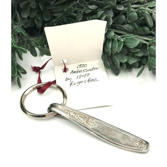 1920 Ambassador Pattern Keychain By 1847 Rogers Bros. Silverplate - Picture 1 of 4